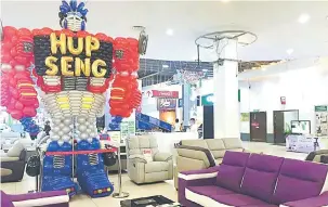  ??  ?? PROMOSI: Orang ramai jangan lepaskan peluang untuk berkunjung ke ekspo Hup Seng Furniture Showroon di Star Mega Mall.