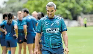 ?? Picture: ASHLEY VLOTMAN /GALLO IMAGES ?? LET’S GO GET ‘EM: Neil Powell during the Springbok Men and Women Sevens open training session in Cape Town.