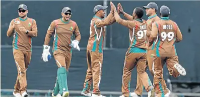  ?? Picture: RICHARD HUGGARD/GALLO IMAGES ?? CAPPING IT ALL: Border celebrate taking Muhammed Mayet of Gauteng’s wicket during the 2018 Africa T20 Cup final that was played at Buffalo Park in East London this past Sunday.