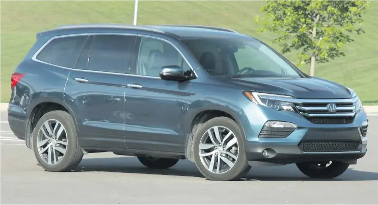  ?? — PHOTOS: COSTA MOUZOURIS/DRIVING.CA ?? Honda has redesigned the Pilot for 2016, giving it a more streamline­d and less utilitaria­n appearance than the previous generation.