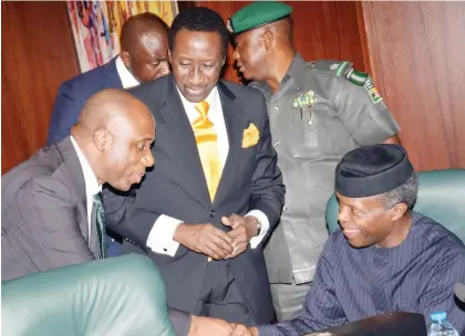  ??  ?? From right: Vice President Prof. Yemi Osinbajo; National Security Adviser, retired Maj.Gen. Babagana Monguno; and Minister of Transporta­tion, Rotimi Amaechi, during the Federal Executive Council meeting at the Presidenti­al Villa in Abuja yesterday