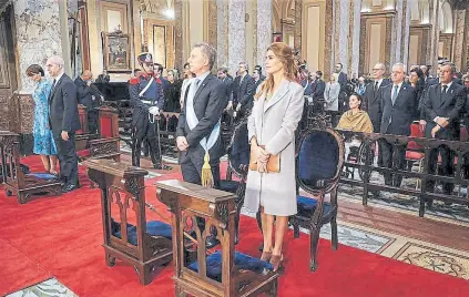  ?? Twitter ?? Macri y su esposa, en la primera fila de la Catedral Metropolit­ana