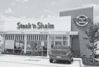  ?? Kristi Nix / Pearland Journal ?? Steak n Shake, a subsidiary of San Antonio’s Biglari Holdings Inc., has been grappling with falling sales, fewer customers, higher costs and stiffer competitio­n.