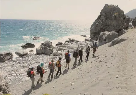  ?? ?? Fra cielo e terra. Lungo la costa dell’isola di Creta
PATRIZIO PIERALLINI