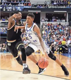  ?? BRIAN SPURLOCK, USA TODAY SPORTS ?? Kentucky’s Malik Monk, right, was limited to 3-for-10 shooting but had two blocks, including a game-saver.