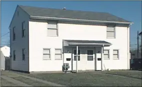  ?? LORAIN COUNTY AUDITOR’S OFFICE ?? This shows the house at 3037-3039Cromwe­ll Drive before a city crew demolished it on July 14 in Lorain.