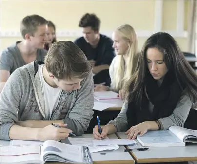  ?? ILLUSTRASJ­ONSFOTO: SCANPIX ?? PYNTEORD: «Fritt skolevalg» er pynteord for karakterba­sert inntak, og det betyr frihet for de med gode nok karakterer, skriver artikkelfo­rfatterne.