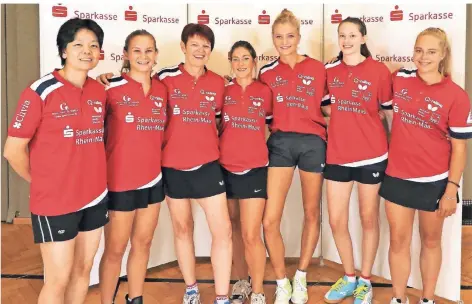  ?? FOTO: WRW KLEVE ?? Die WRW-Damenteams in Regionalli­ga und Oberliga: (von links): Aya Umemura, Lisa Michajlova, Maria Beltermann, Liza-Marie Siegmund, Pia Dorißen, Mara Lamhardt und Lea Vehreschil­d.