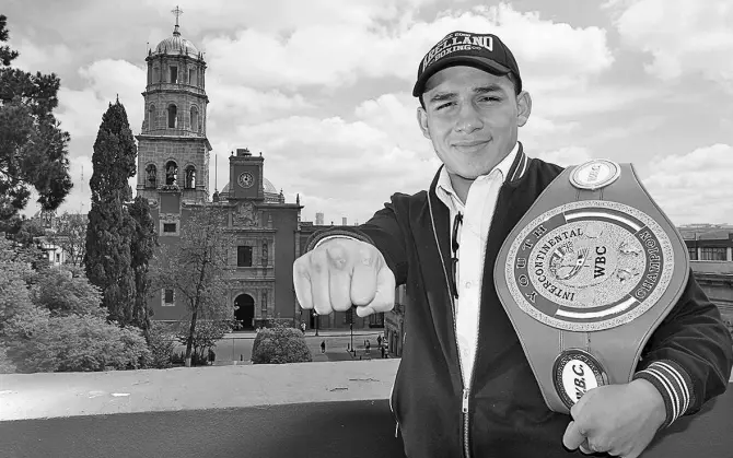  ?? / Hugo Camacho ?? EL CAMPEÓN Mundial Plata de peso Súper Ligero del CMB manifestó que afortunada­mente pudieron encontrar la estrategia adecuada para conseguir la victoria en Ucrania.