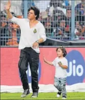  ?? AFP ?? Shah Rukh Khan with son Abram at Eden Gardens.