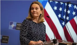  ?? ?? Ambassadeu­r des États-Unis auprès de l'OTAN Julianne Smith