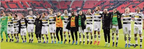  ?? FOTO: DIRK PÄFFGEN ?? So sah es nach dem letzten Aufeinande­rtreffen mit Bayer Leverkusen aus: Am 28. Januar feierte Borussia Mönchengla­dbach nach einem 0:2-Rückstand noch einen 3:2Sieg in der BayArena.