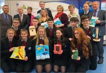  ??  ?? Scoil Mhuire, Béal Átha’n Ghaorthaid­h junior achievers pictured with school principal Seán Óg Ó Duinnín, ministers , Údarás representa­tives and Junior Achievemen­t Ireland representa­tives