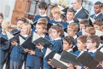  ?? FOTO: PETER SCHLIPF ?? Der an der Stuttgarte­r Domsingsch­ule beheimatet­e Knabenchor collegium iuvenum ist am Wochenende zu Gast im Kloster Neresheim gewesen.