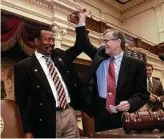  ?? Staff file photo ?? Former state Rep. Al Edwards, left, was known for working across the aisle with Republican­s such as then-House Speaker Tom Craddick, right.