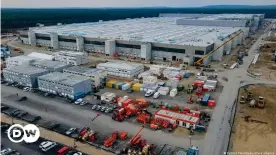  ??  ?? Vista aérea de la "gigafábric­a" de Tesla en Alemania