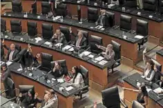  ??  ?? Responden. El Senado emitió un pronunciam­iento enérgico contra el mandatario estadounid­ense, el primero desde que Trump llegó al poder.