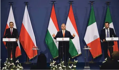  ?? Foto Attila Kisbenedek/Afp ?? Madžarski premier Viktor Orbán, njegov poljski kolega Mateusz Morawiecki in vodja Lige Matteo Salvini so za svoj cilj razglasili – evropsko renesanso.