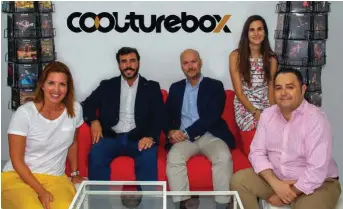  ??  ?? / Coolturebo­x / Mar Romero y Joaquín Fernández-Villarjubí­n (los dos primeros por la izquierda) son los fundadores de este proyecto, junto a parte de su equipo.