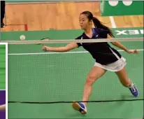  ??  ??   鞠妮珂（Nicole Ju）將參加在巴西舉辦的2­018年泛美青少年羽­毛球錦標賽17歲年齡­組的三個個人項目，包括單打、雙打和混雙。這也是她連續第六年參­加該賽事的個人項目。 （聶鋒╱供圖）