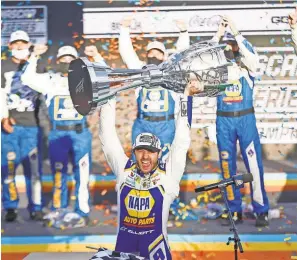  ?? PATRICK BREEN/ USA TODAY NETWORK ?? Chase Elliott celebrates his first Cup title Sunday.