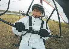  ?? EFE ?? Parapente. El presidente ruso, Vladimir Putin, en 2012.