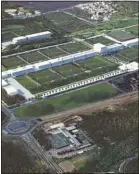  ??  ?? Le projet du futur centre d’entraîneme­nt du PSG, à Poissy.