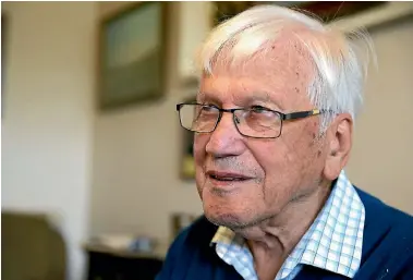  ?? KAVINDA HERATH/STUFF ?? World War II veteran Max Skerrett, 94, has never been to an Anzac Day parade but he plans to attend his first tomorrow.