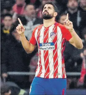  ?? FOTO: EFE ?? El delantero colchonero, celebrando uno de los goles con el Atlético de Madrid