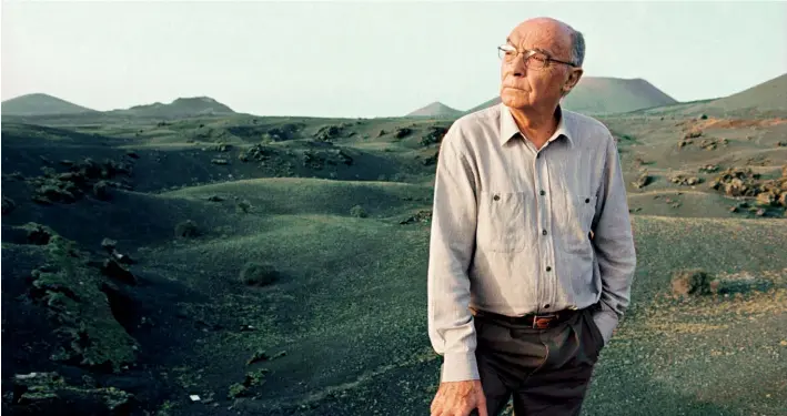  ?? ULF ANDERSEN / AURIMAGES ?? José Saramago, el escritor en Lanzarote, en las islas Canarias, en 2001.