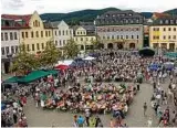  ??  ?? Voll dürfte es am Samstag wieder werden beim Detscherfe­st in Saalfeld. Archivfoto: Verein