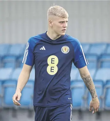  ?? ?? Ryan Duncan is relishing the tests he will face with the Scotland Under-21 side and his club Aberdeen