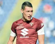  ??  ?? Sopra Giovanni Simeone, sotto Andrea Belotti attaccante del Torino