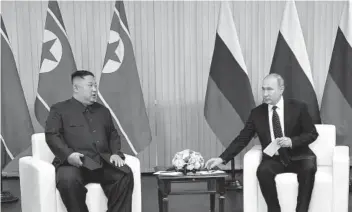  ?? FOTO: AP ?? > El líder norcoreano Kim Jong-un se reúne con Vladimir Putin.