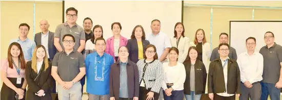  ?? PHOTOGRAPH COURTESY OF PEZA ?? PHILIPPINE Economic Zone Authority board members and management officials led by PEZA director general Tereso Panga (fifth from left, front row) visit LIMA Technology Center-Special Economic Zone in Malvar, Batangas.