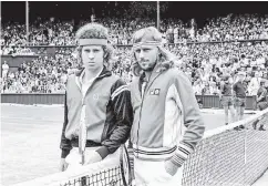  ??  ?? In echt: John McEnroe (l.) und Björn Borg vor dem Wimbledon-Finale 1980 in London.