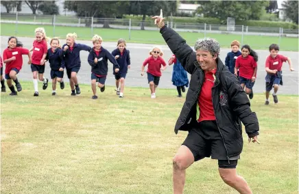  ?? JOHN BISSET/STUFF ?? On your marks, get set, go ... Andrea Atkinson is all set for Sport Waimate’s Duathlon/Triathlon fundraiser.