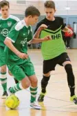  ?? Foto: Klaus Jais ?? Fabian Lechler (am Ball) gehörte zum Aufgebot der U19 des TSV Nördlingen bei den schwäbisch­en Futsalmeis­terschafte­n.