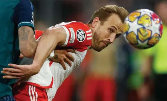  ?? © afp ?? Harry Kane scoort aan de lopende band, maar is bij Bayern München in een uiterst fragiel elftal terechtgek­omen.