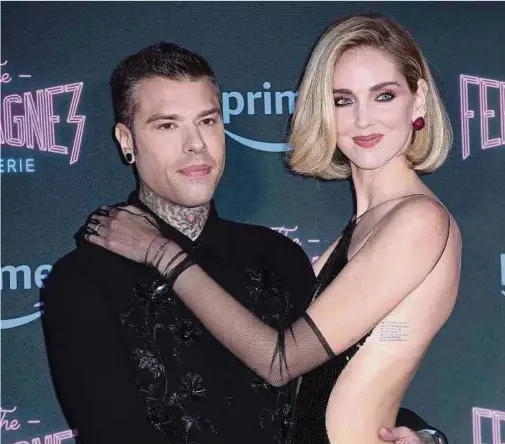  ?? Foto: Shuttersto­ck ?? „Ferragnez“galt bisher als unschlagba­res Influencer-Paar: Chiara Ferragni mit ihrem Ehemann, dem Rapper Fedez.