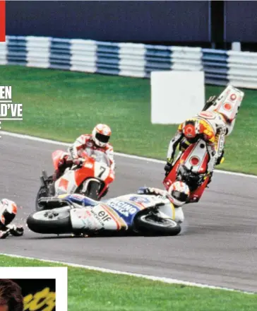  ??  ?? ABOVE: Doohanindu­ced pile-up takes out Schwantz at Donington