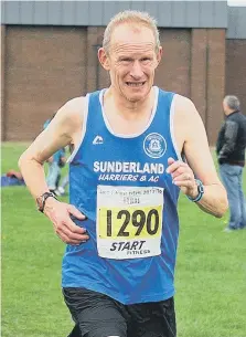  ??  ?? Left to right: Sunderland Harrier Paul Merrison and Sunderland Stroller Alyson Dixon.