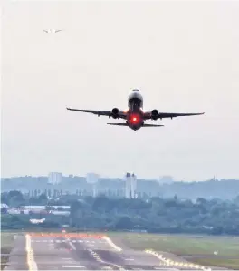  ??  ?? > United Airlines has seen a drop in passengers from Birmingham