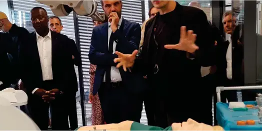  ?? ?? Démonstrat­ion du robot Epione dans les nouveaux locaux de Quantum Surgical à Montpellie­r, le 3 octobre 2022. (Crédits : Cécile Chaigneau)