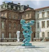  ?? ?? En plein air Alcune delle maestose opere di Tony Cragg