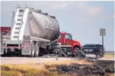  ?? JASON FARMER/HOBBS NEWS-SUN ?? Police investigat­e a fatal crash on N.M. 128 near Jal Thursday. Five people died in the two-vehicle crash.