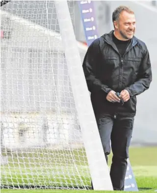  ?? AFP ?? Hansi Flick, técnico del Bayern, durante un entrenamie­nto