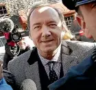  ??  ?? Kevin Spacey enters court.