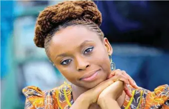  ??  ?? A escritora nigeriana Chimamanda Ngozi Adichie