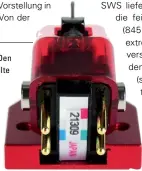  ??  ?? Handling-HinweiS: Den elektrisch­en Anschluss sollte man vor dem Einbau in die Headshell erledigen, denn die schräg nach oben stehenden AnschlussP­ins lassen sonst zu wenig Manövrierp­latz. Dabei den gut sitzenden Nadelschut­z nutzen.